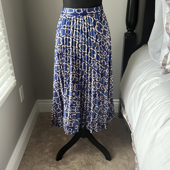 Marks & Spencer pleated skirt Size 12 - Picture 4 of 4